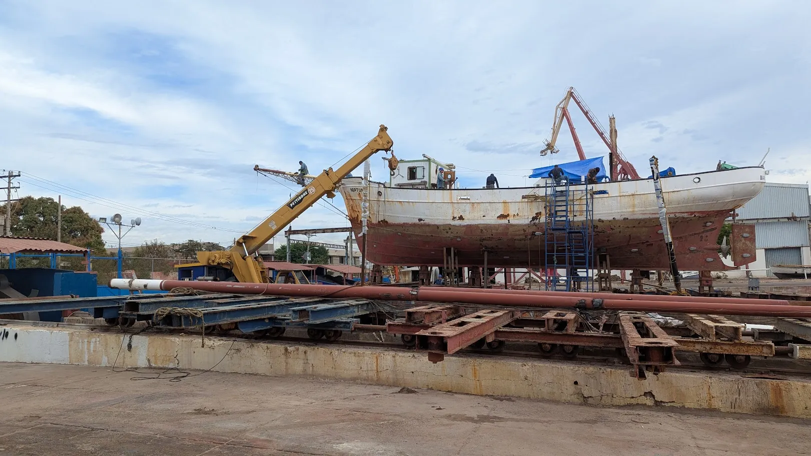 NEPTUN drydocked at Astilleros Marecsa in Mazatlán with rigging removed for the brigantine refit