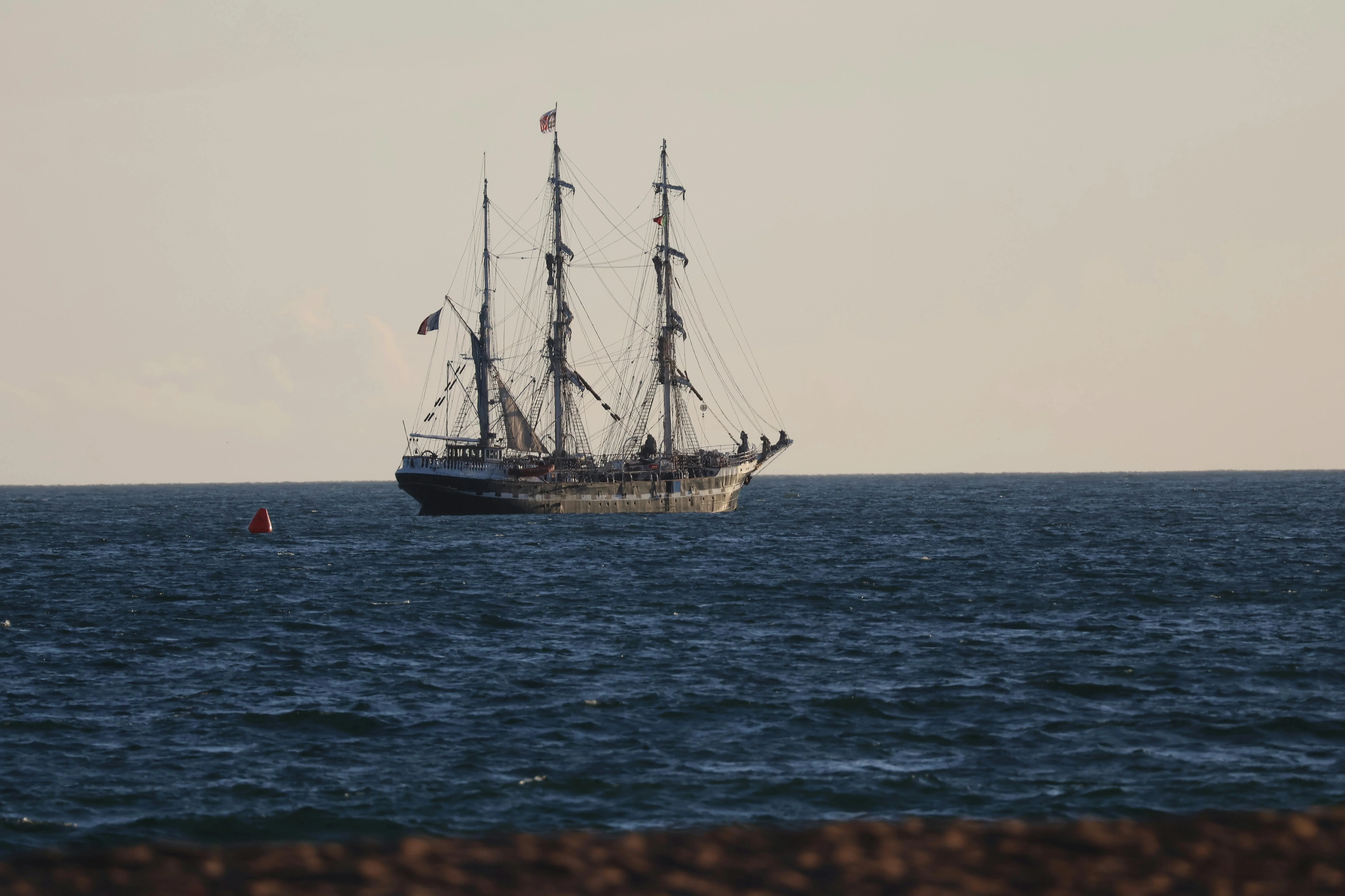 Leg 5: NEPTUN preparing to cross the South Atlantic